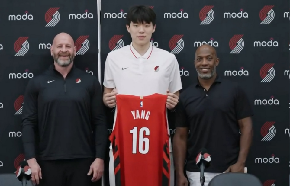 更多偏向于 更多偏向于