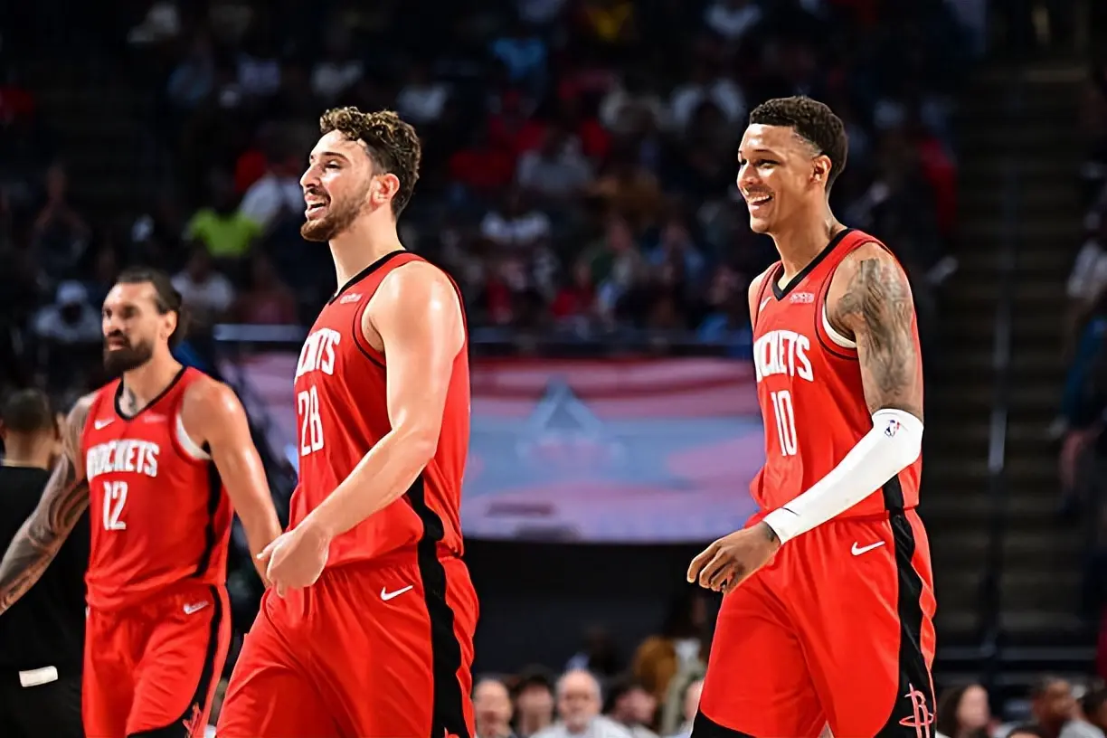 共出场, 了自己的贡, 作战的新奥 共出场, 了自己的贡, 作战的新奥