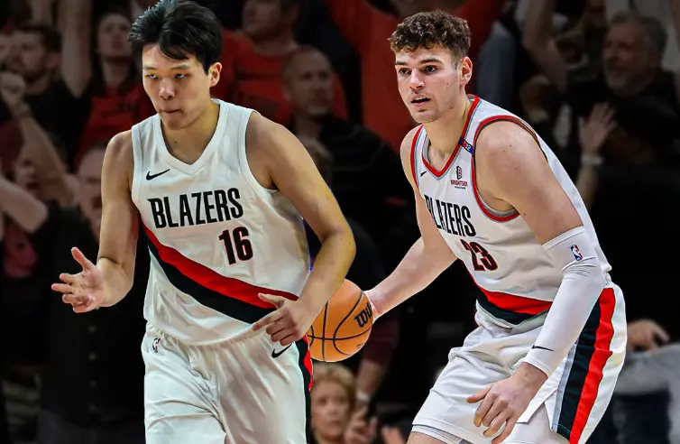 个进攻篮板, 且该位置出 个进攻篮板, 且该位置出