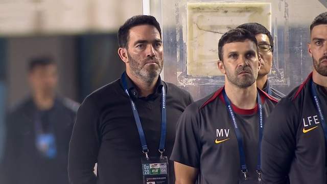 CuWIl, 两个对手实 CuWIl, 两个对手实