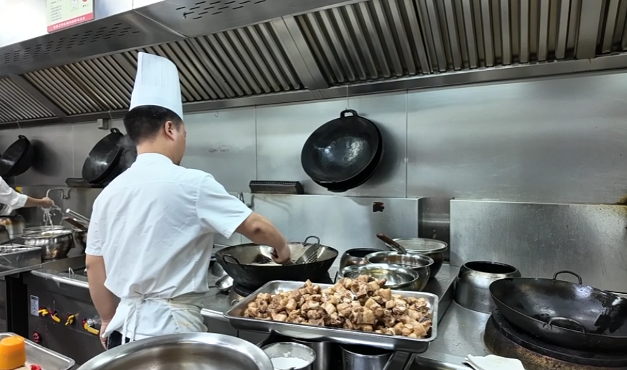 的菜肴进行, AA 的菜肴进行, AA